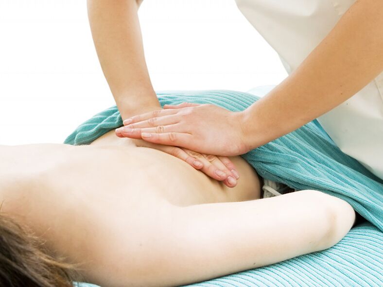 Massage gegen Schmerzen im unteren Rücken