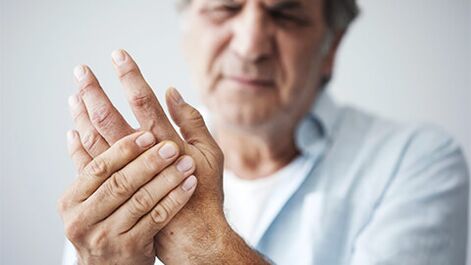 Lagerbestand und Schmerzen in der Arthrose der Händegelenke